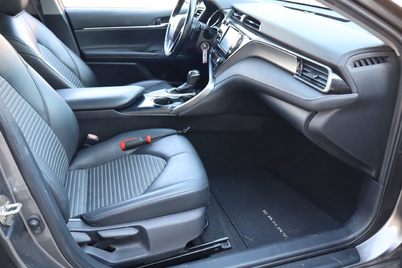 Used 2019 Toyota Camry SE FWD image 15
