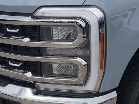 New 2026 Ford F250 Lariat w/ FX4 Off-Road Package image 39