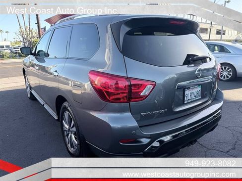 Used 2018 Nissan Pathfinder SV w/ SV Tech Package AWD/4WD image 4