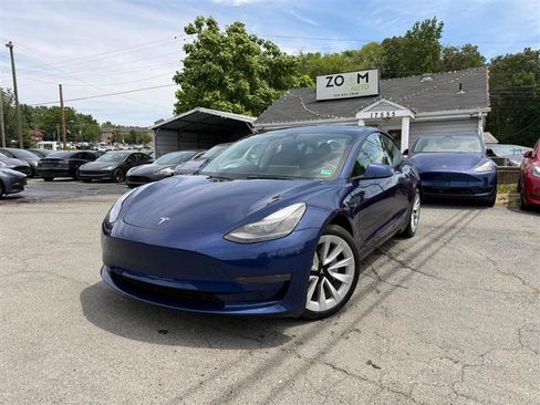 Used 2023 Tesla Model 3 Standard Range RWD image 9