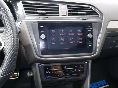 Used 2022 Volkswagen Tiguan SE R-Line AWD/4WD image 19