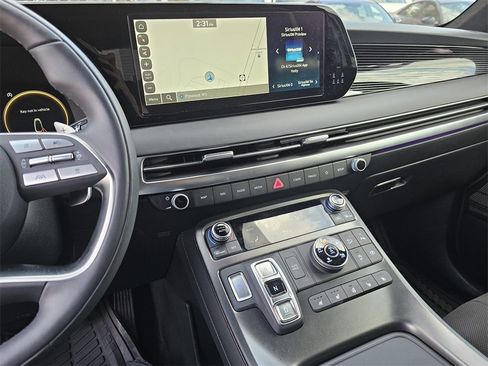 Certified 2025 Hyundai Palisade Calligraphy image 9