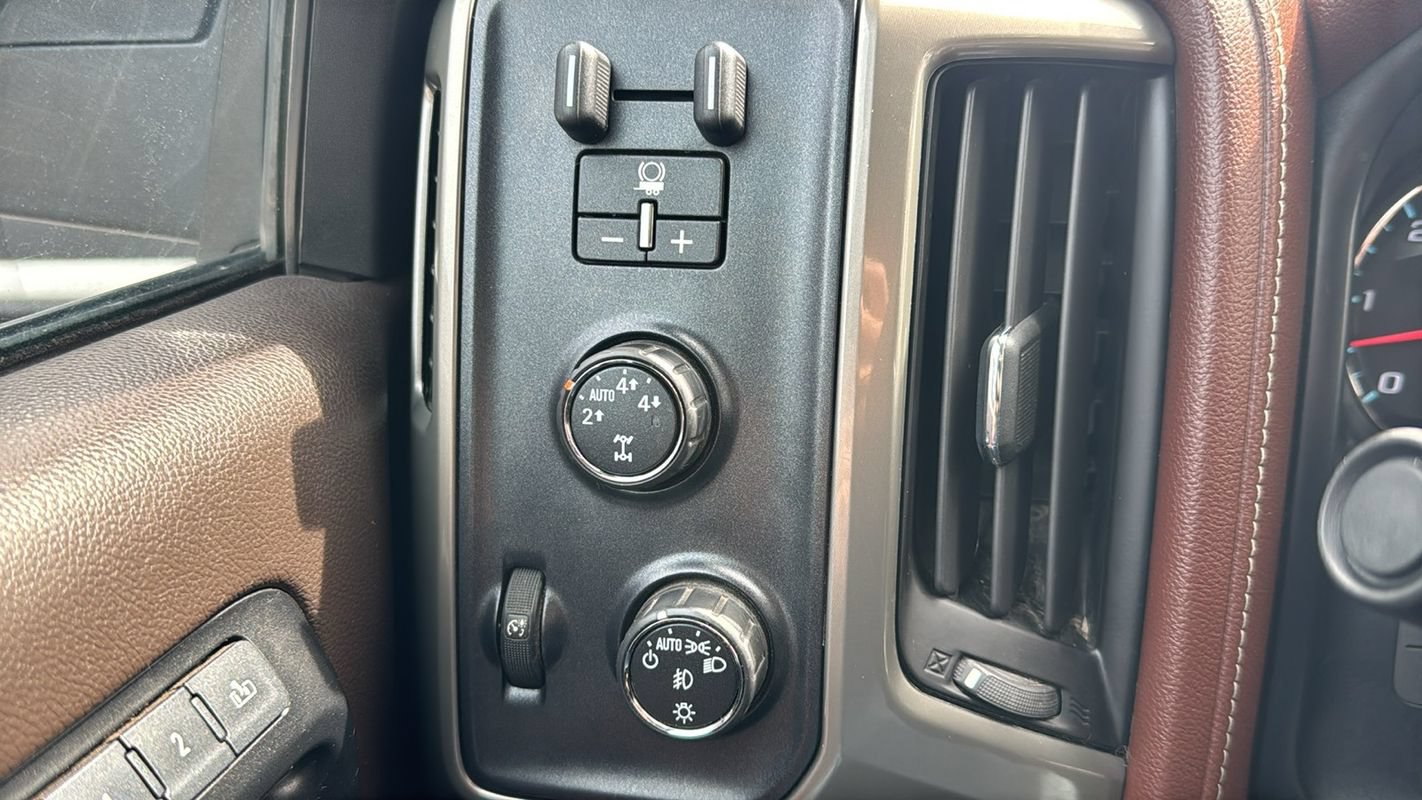 Used 2014 Chevrolet Silverado 1500 High Country w/ High Country Premium Package AWD/4WD image 23
