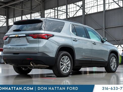 Used 2023 Chevrolet Traverse LT FWD image 38