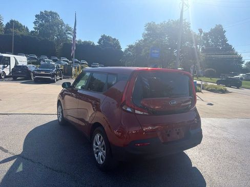Used 2021 Kia Soul LX FWD image 4