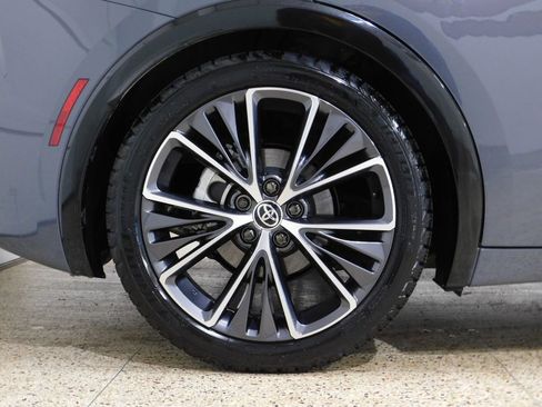 Used 2024 Toyota Prius XLE image 98