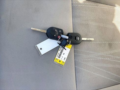 Used 2018 Ford Focus SE w/ SE Appearance Package image 29