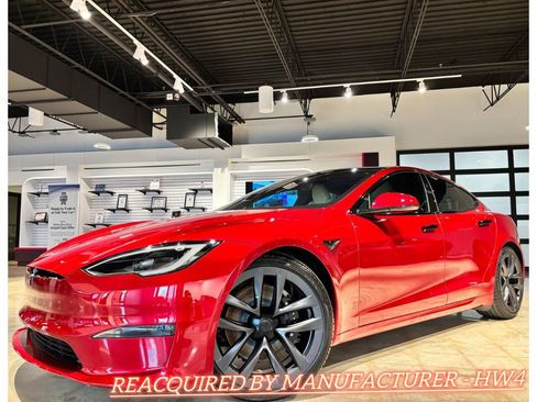 Used 2024 Tesla Model S image 1