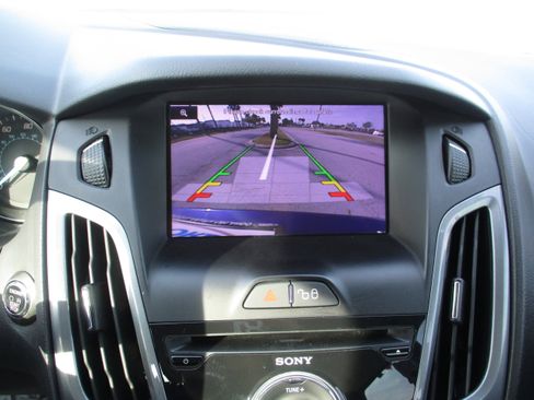 Used 2013 Ford Focus Titanium w/ Titanium Handling Pkg image 20