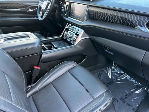 Certified 2023 GMC Yukon XL Denali AWD/4WD image 21