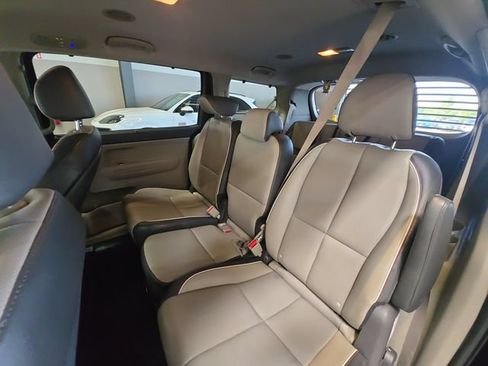 Used 2017 Kia Sedona LX w/ LX Essentials Premium Package FWD image 22