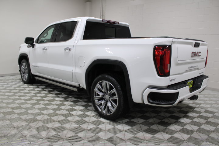 Used 2024 GMC Sierra 1500 Denali w/ Denali Reserve Package AWD/4WD image 10