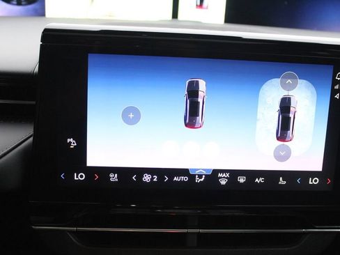 Used 2025 Lincoln Nautilus Reserve w/ Jet Appearance Package image 10