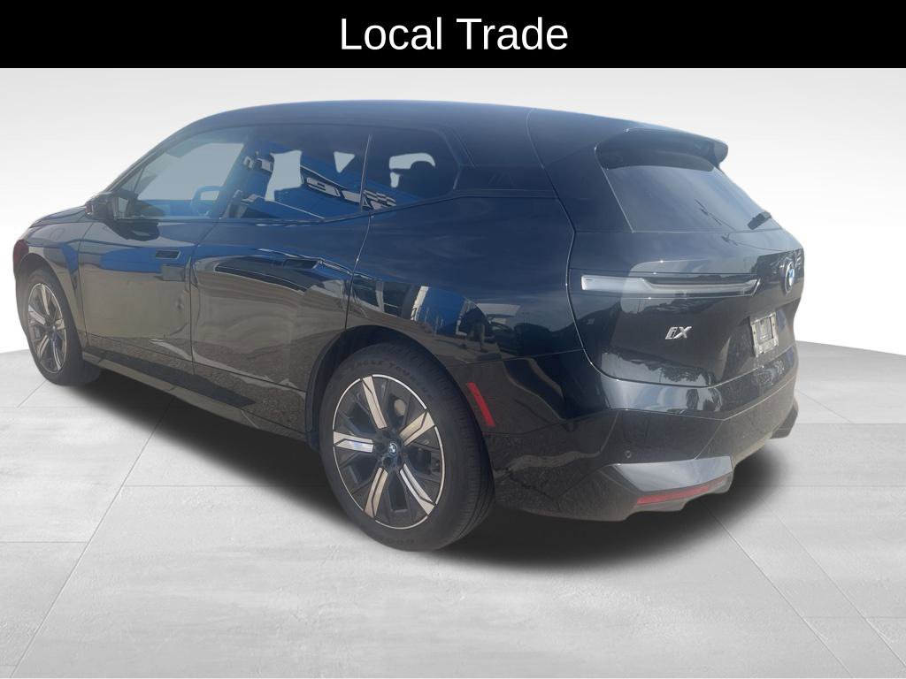 Used 2024 BMW iX xDrive50 w/ Sport Package AWD/4WD image 6
