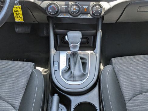 Used 2022 Kia Forte LXS w/ LXS Technology Package FWD image 17