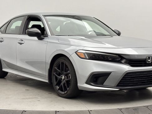 Used 2024 Honda Civic Sport image 3