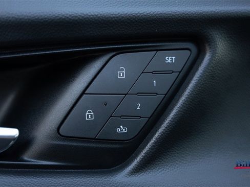 Used 2025 Chevrolet Equinox RS w/ Safety and Technology Package image 18