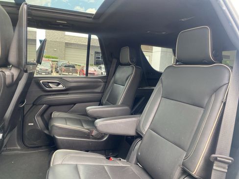 Used 2021 GMC Yukon SLT w/ SLT Premium Package AWD/4WD image 6