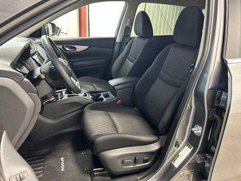 Used 2020 Nissan Rogue SV AWD/4WD image 13