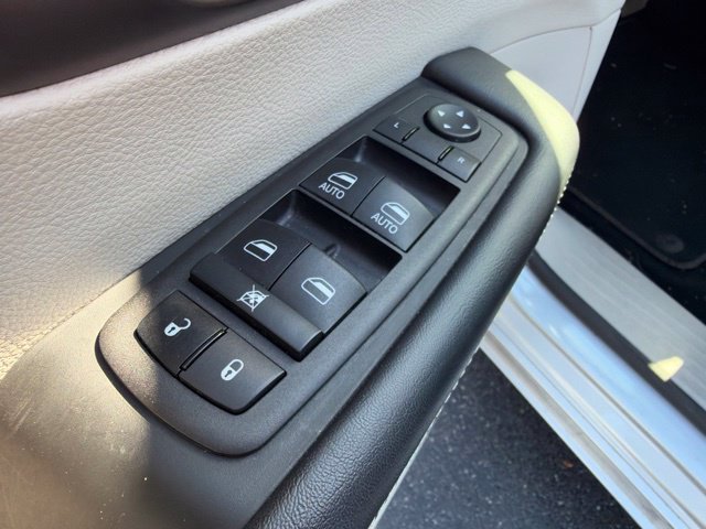 Used 2023 Chrysler Voyager LX FWD image 24