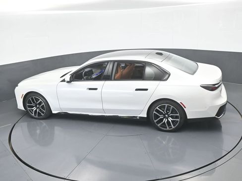 Used 2025 BMW 740i xDrive image 58