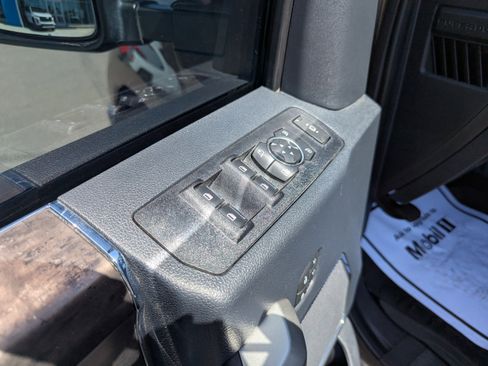 Used 2022 Ford F250 Lariat w/ Lariat Ultimate Package AWD/4WD image 11