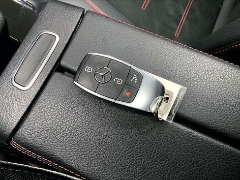 Certified 2023 Mercedes-Benz GLB 250 4MATIC image 15