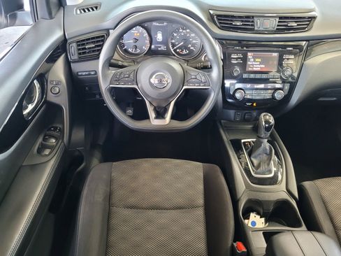 Used 2018 Nissan Rogue Sport SV AWD/4WD image 7