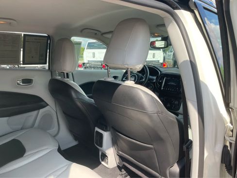 Used 2018 Jeep Compass Limited w/ Navigation Group AWD/4WD image 26