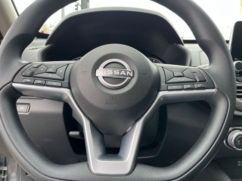 Used 2025 Nissan Altima 2.5 SV FWD image 29