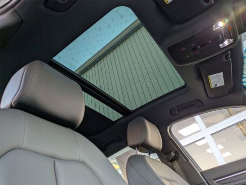 Used 2022 Audi Q3 2.0T Premium Plus w/ Premium Plus Package image 21