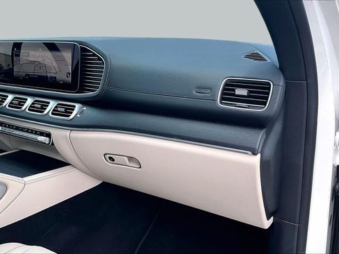 Certified 2025 Mercedes-Benz GLS 450 4MATIC image 19