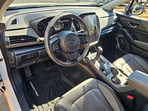 Used 2024 Subaru Crosstrek 2.5i Limited w/ Crosstrek Mirror Package AWD/4WD image 19