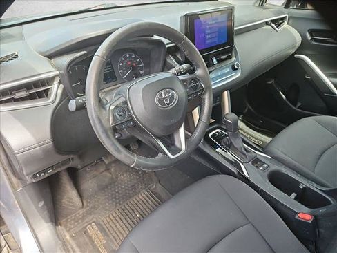 Used 2023 Toyota Corolla Cross LE AWD/4WD image 12
