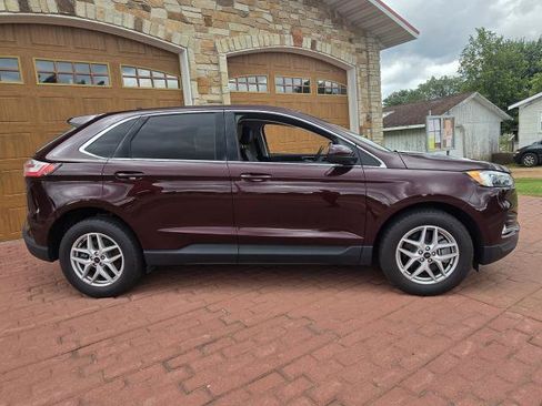 Used 2024 Ford Edge SEL w/ Convenience Package AWD/4WD image 2
