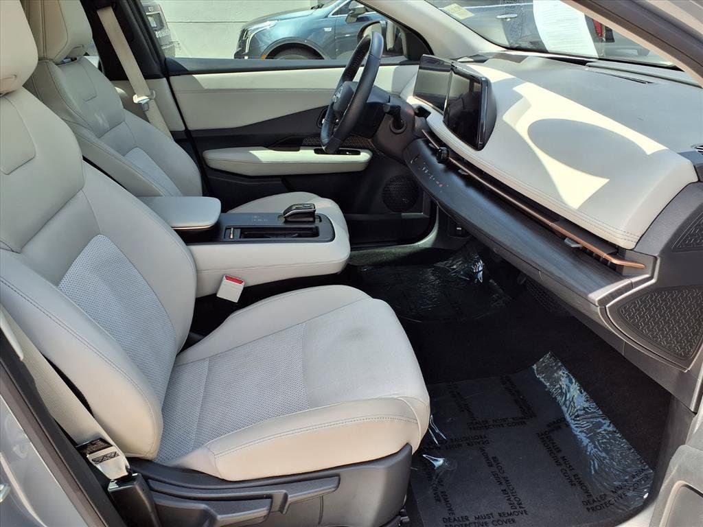 Used 2024 Nissan Ariya AWD image 9