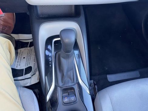 Used 2022 Toyota Corolla LE image 15