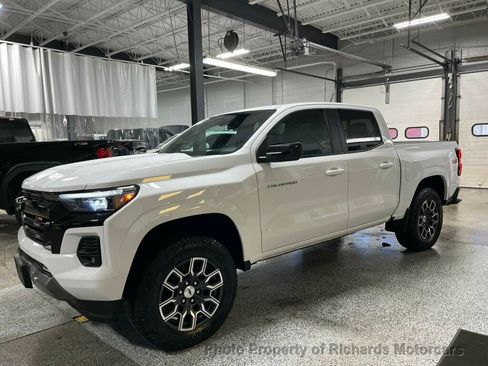 Used 2023 Chevrolet Colorado Z71 w/ Z71 Convenience Package 2 image 8