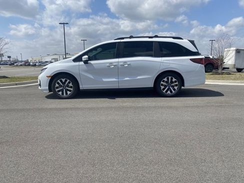 New 2026 Honda Odyssey EX-L image 2