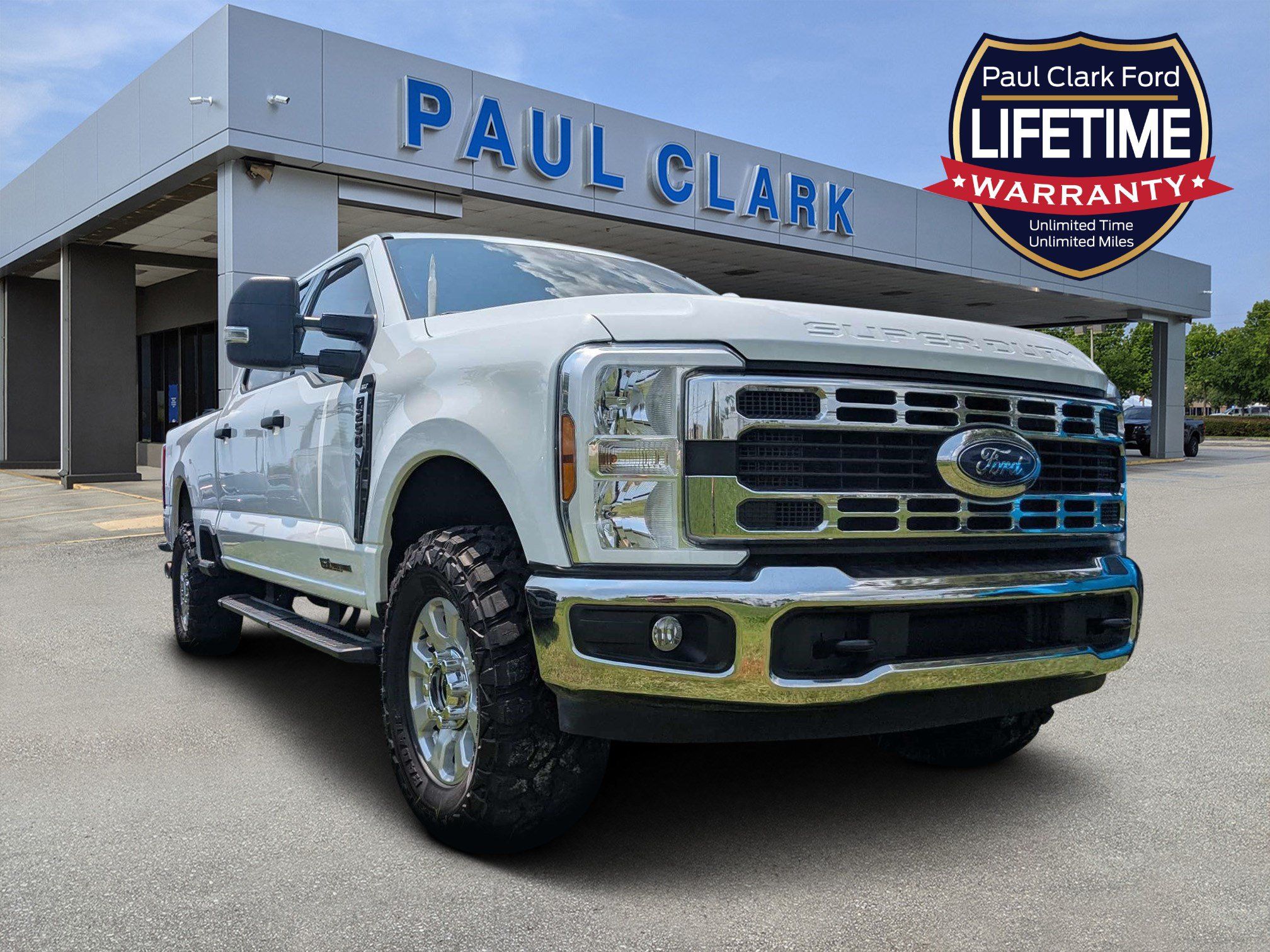 Used 2024 Ford F250 XLT AWD/4WD image 1