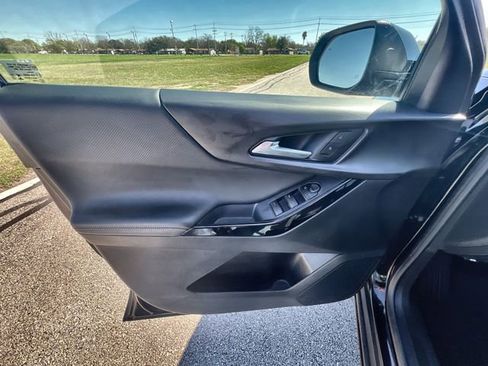 Used 2025 Chevrolet Equinox LT image 21