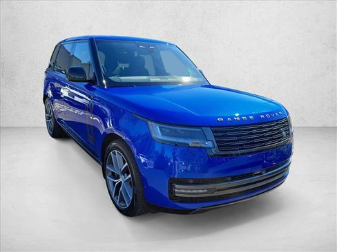 New 2025 Land Rover Range Rover SE image 3
