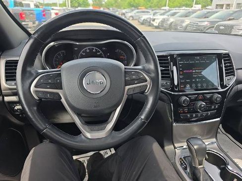 Used 2022 Jeep Grand Cherokee Laredo X AWD/4WD image 24