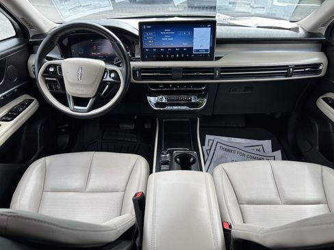 Certified 2025 Lincoln Corsair AWD w/ Equipment Group 101A image 17