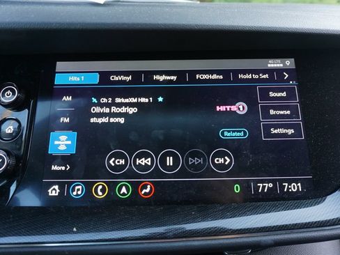 Used 2021 Buick Envision Essence w/ Technology Package I FWD image 10