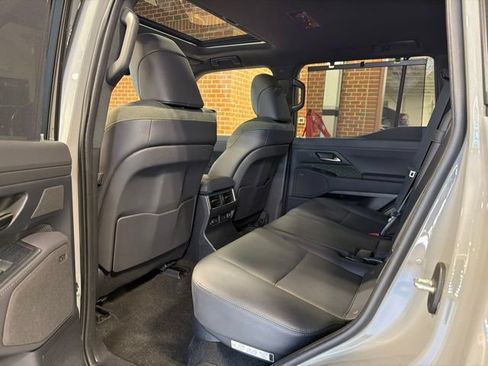 Used 2024 Lexus GX 550 AWD/4WD image 25