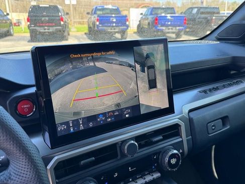 Used 2025 Toyota Tacoma TRD Off-Road w/ TRD Off Road Premium Package image 26