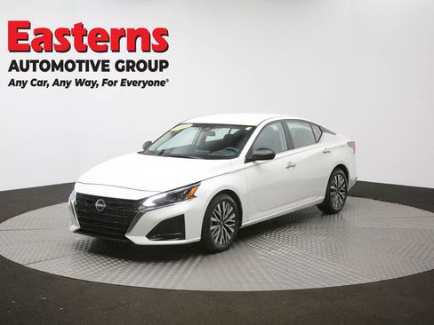 Used 2025 Nissan Altima 2.5 SV FWD image 55