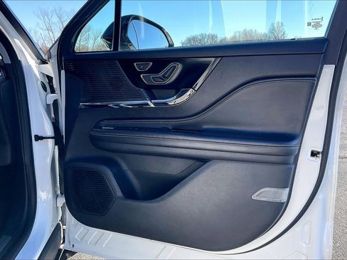 Used 2021 Lincoln Corsair FWD image 19