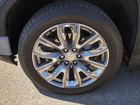 Used 2025 GMC Sierra 1500 Denali w/ Denali Reserve Package AWD/4WD image 10